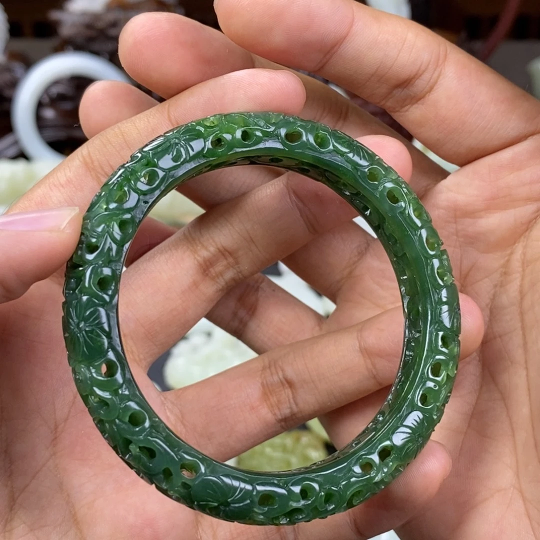 羽***未镶嵌和田玉把件