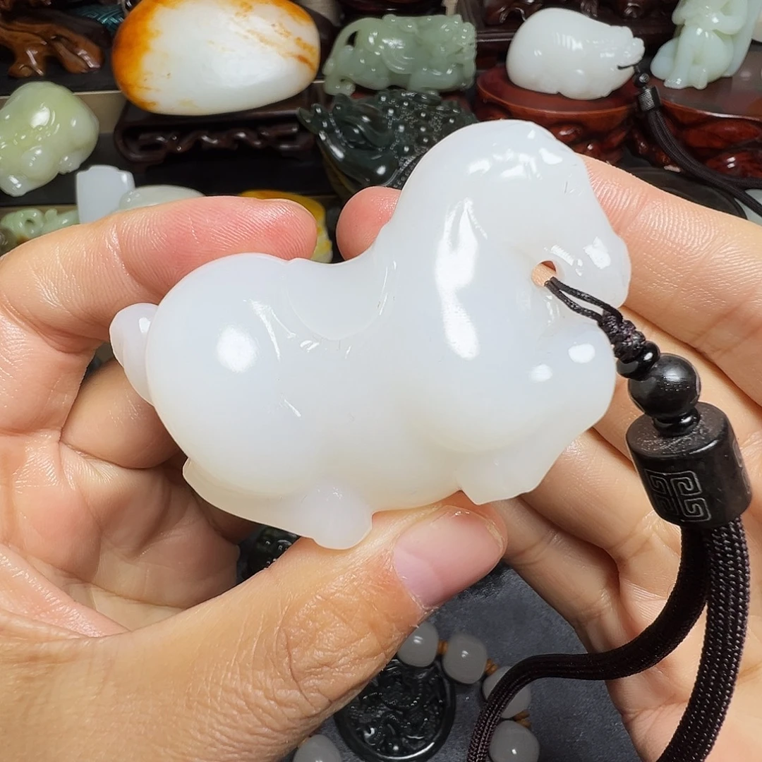 和田玉未镶嵌把件