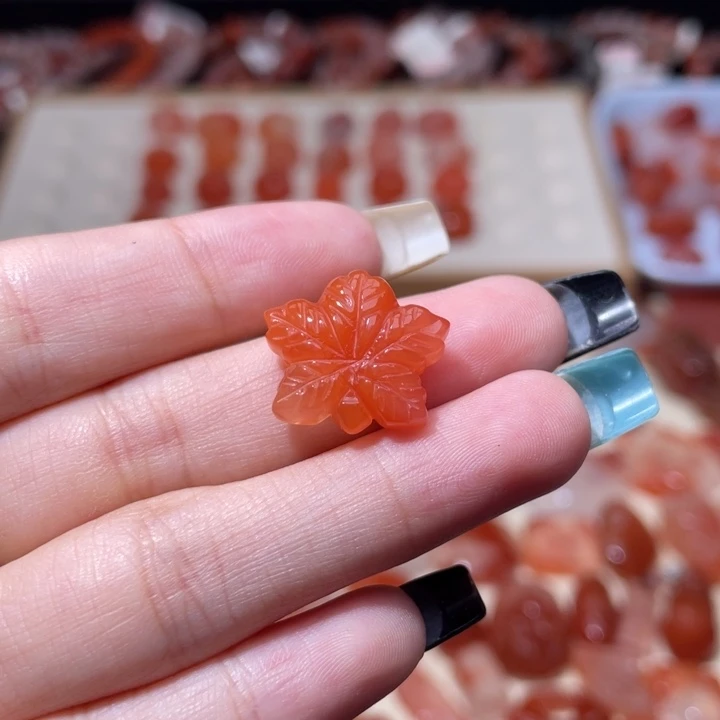 南红玛瑙枫叶打孔备注未镶嵌1241