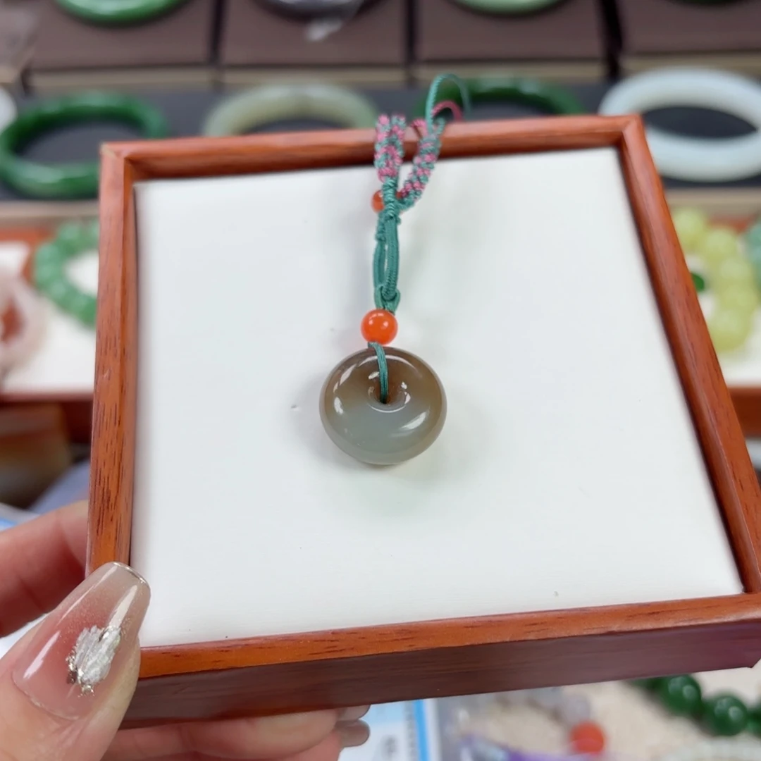 和田玉吊坠未镶嵌