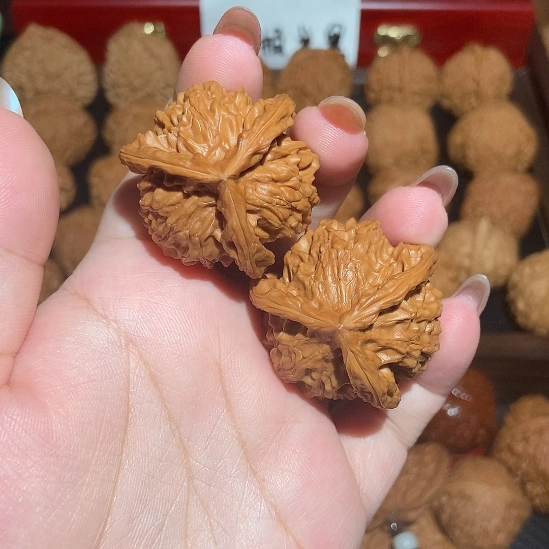 文玩核桃吊坠盘山三棱37全品