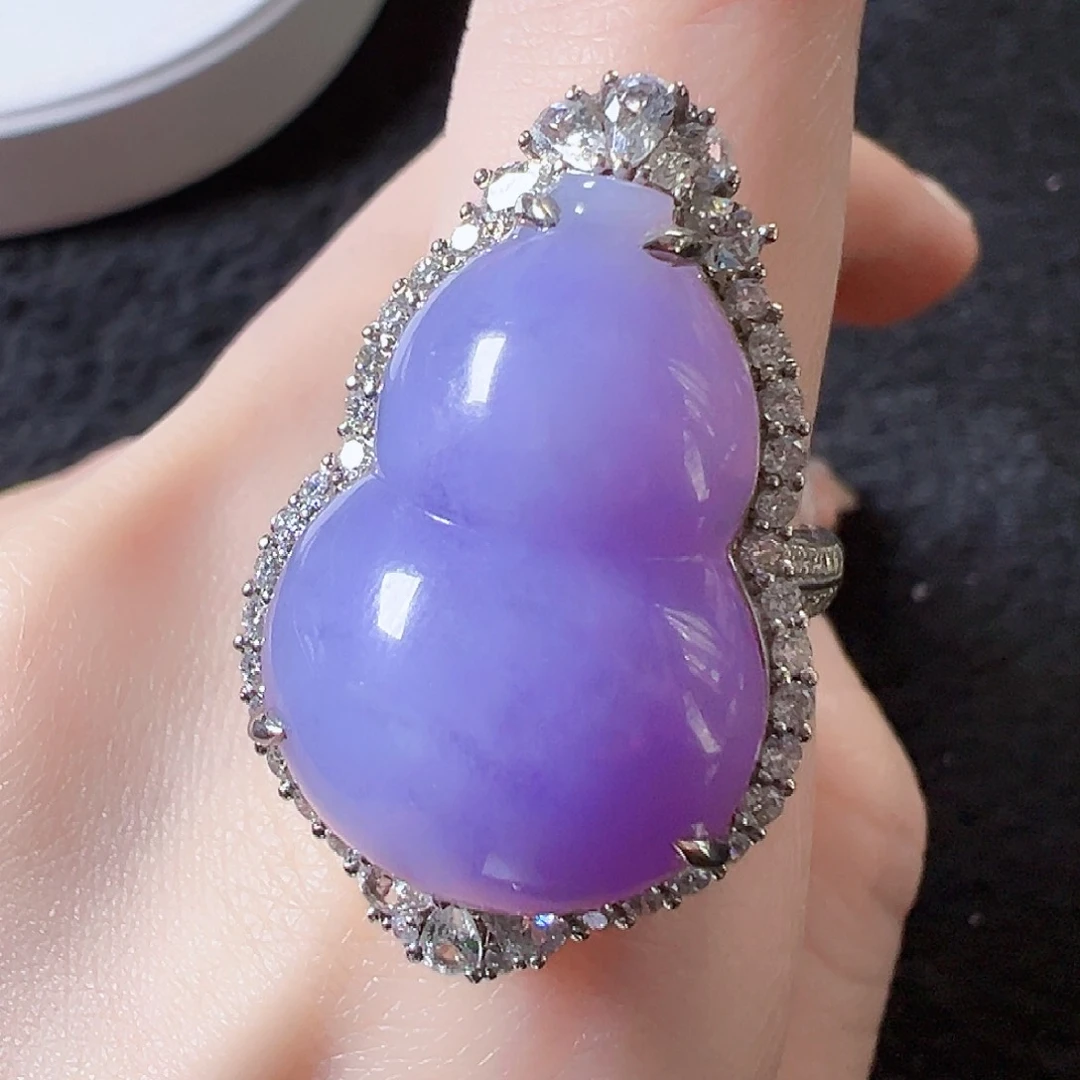 翡翠戒指18K金镶嵌签收后24小时鉴赏期，过时不退