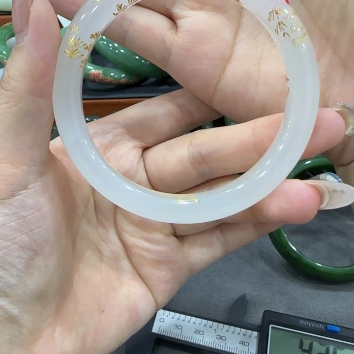 和田玉手镯未镶嵌57+