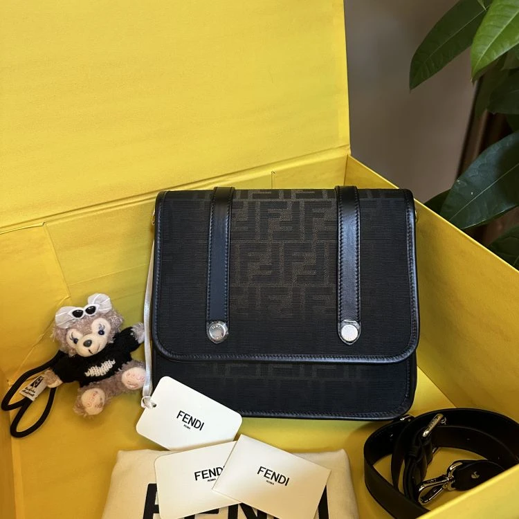 99新/芬迪/C7549650261/[PY1217B0017]