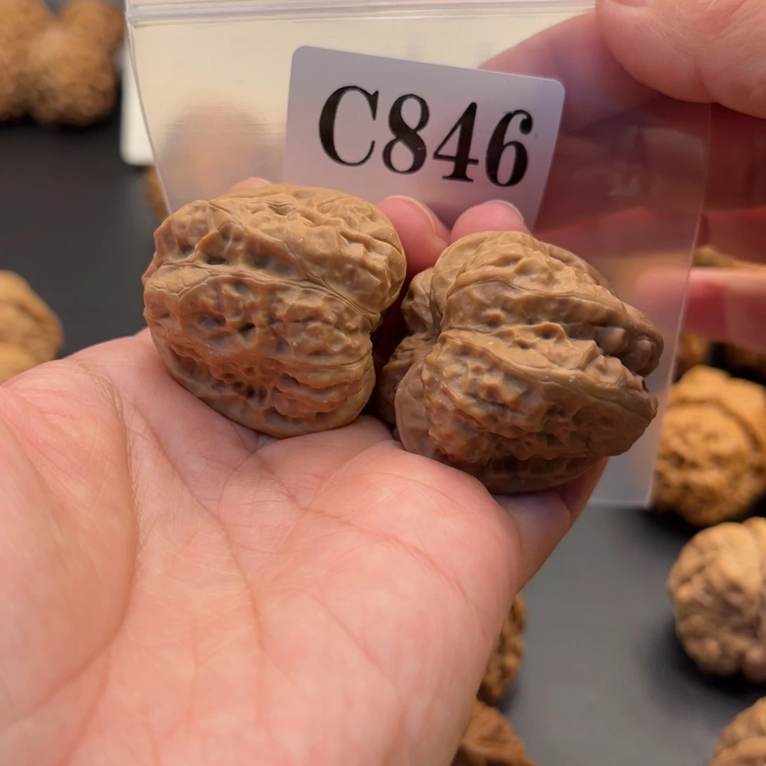 D***o桃核把件蛙蛙精品36肚39