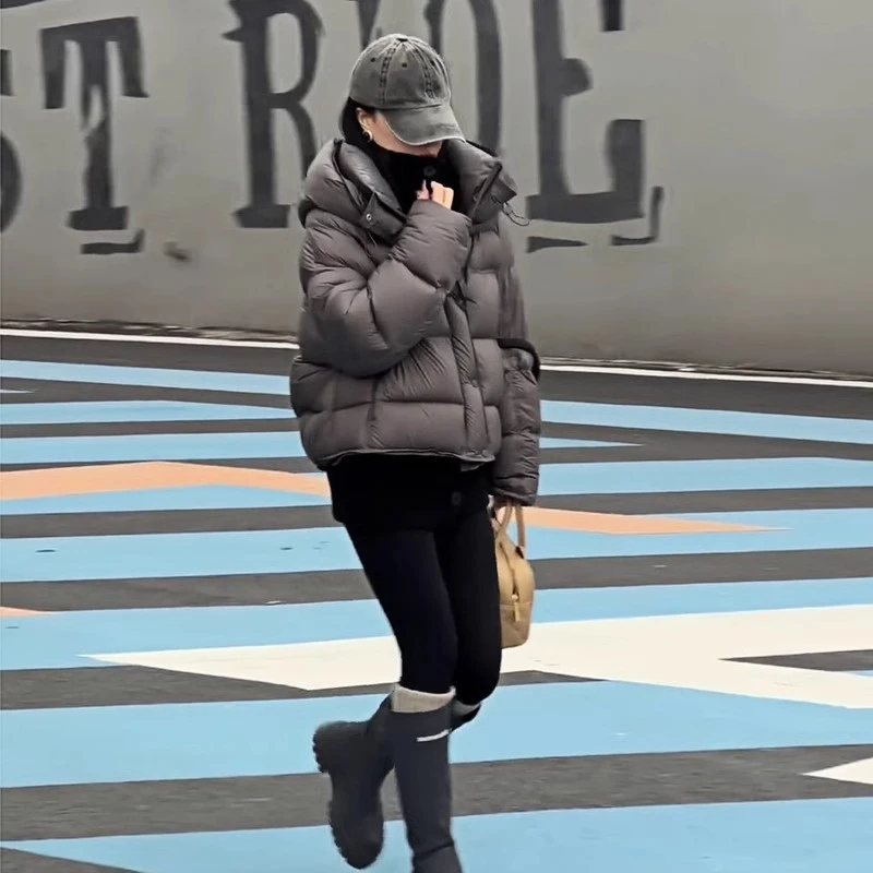 泡芙龟背灰色短款羽绒服女2024冬季新款90白鸭绒连帽面包服外套