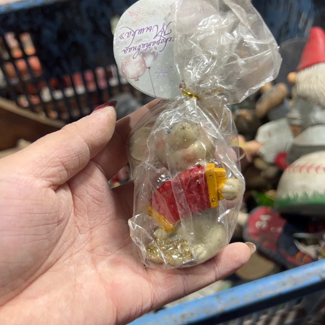 树脂小孩都已经看到了我们
