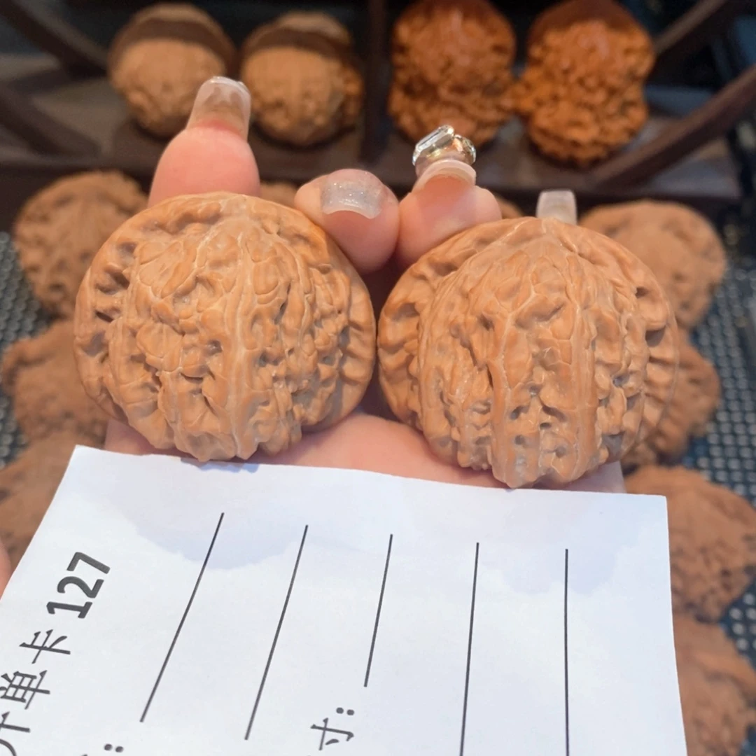 文玩核桃把件杨*宝核桃