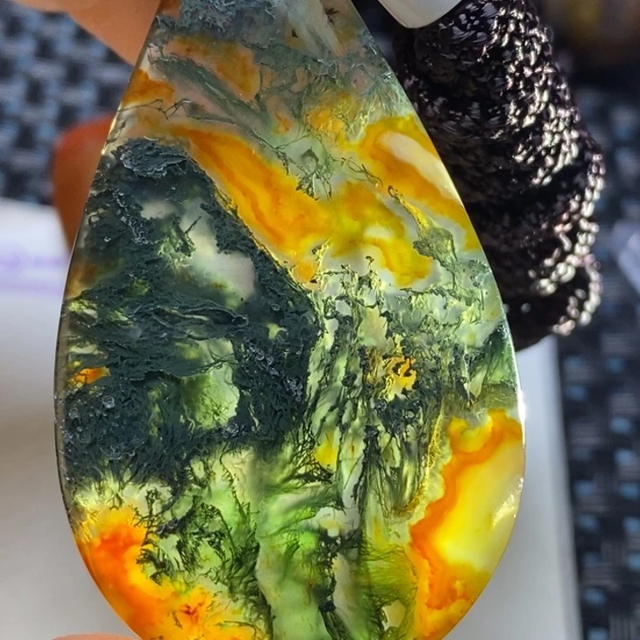 玛瑙/玉髓颈饰未镶嵌