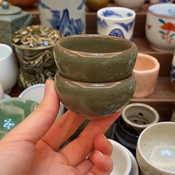 中古物品默认微瑕，谨慎参拍，满18包邮！
