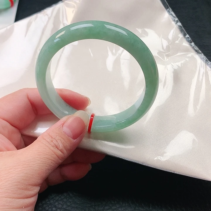翡翠手镯未镶嵌翡翠044