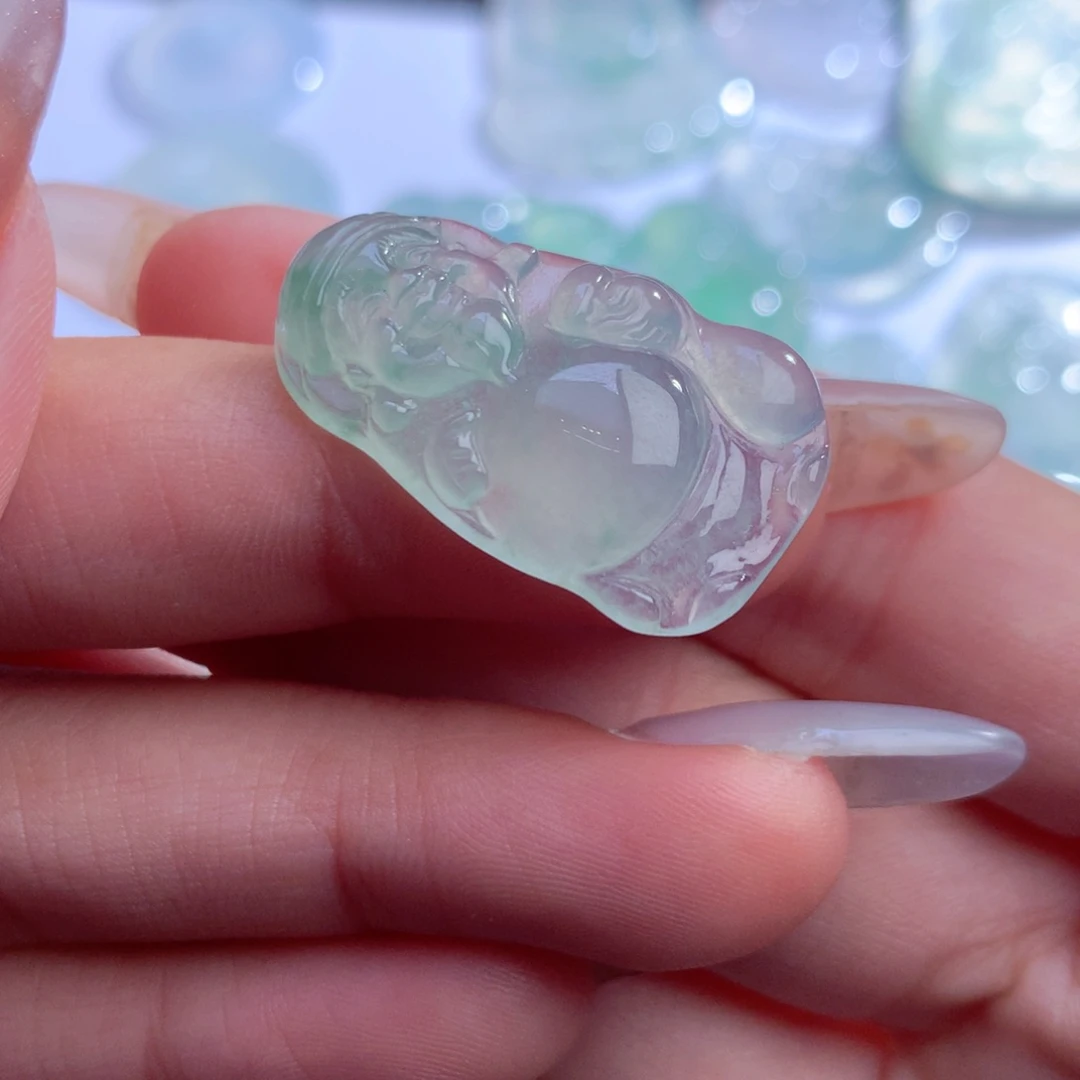 翡翠未镶嵌颈饰缅甸