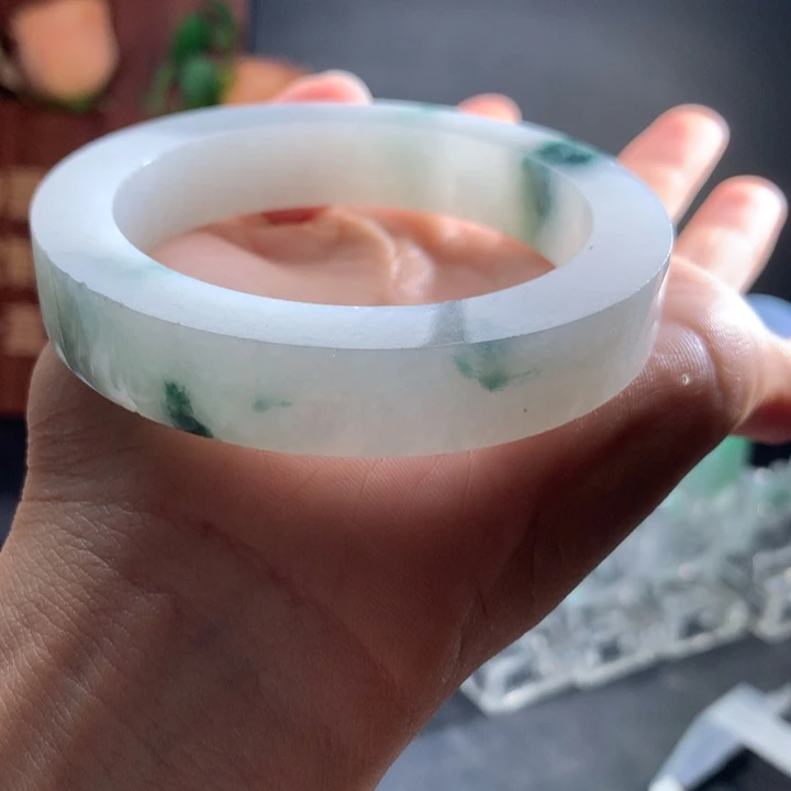 未镶嵌手镯定制翡翠