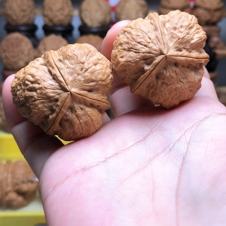 文玩核桃吊坠云南铁核桃