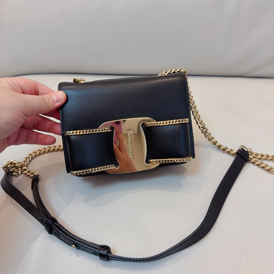 99新 FERRAGAMO/菲拉格慕 99新 菲拉格慕 黑色蝴蝶结链条包 时尚