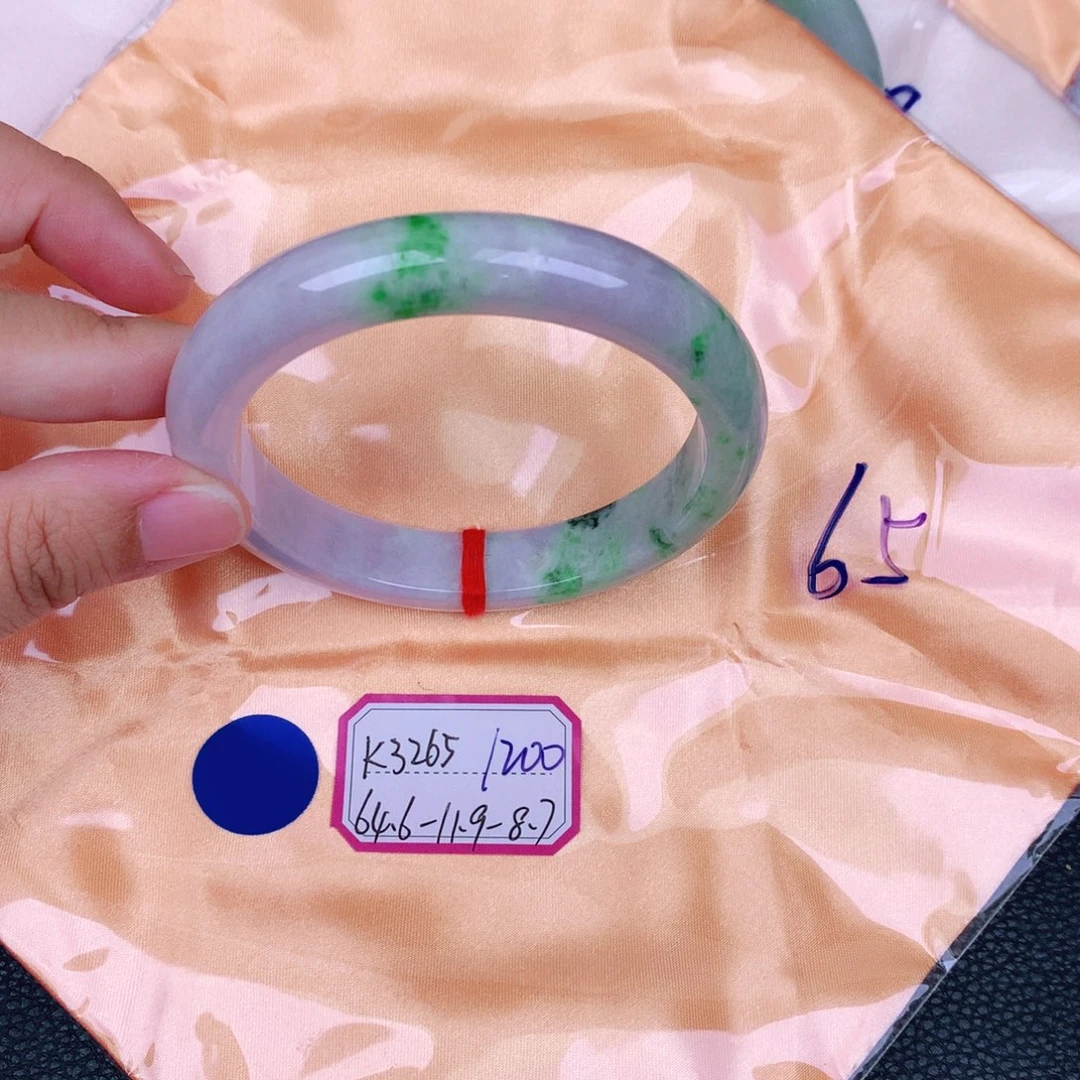 翡翠手镯未镶嵌缅甸翡翠