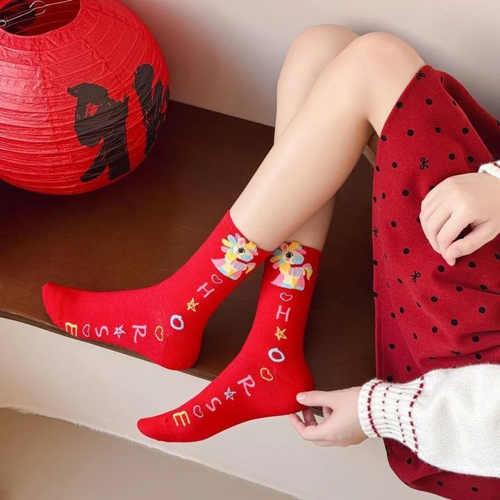 中筒本命年中筒袜女士新年袜子常规款可爱风极简风