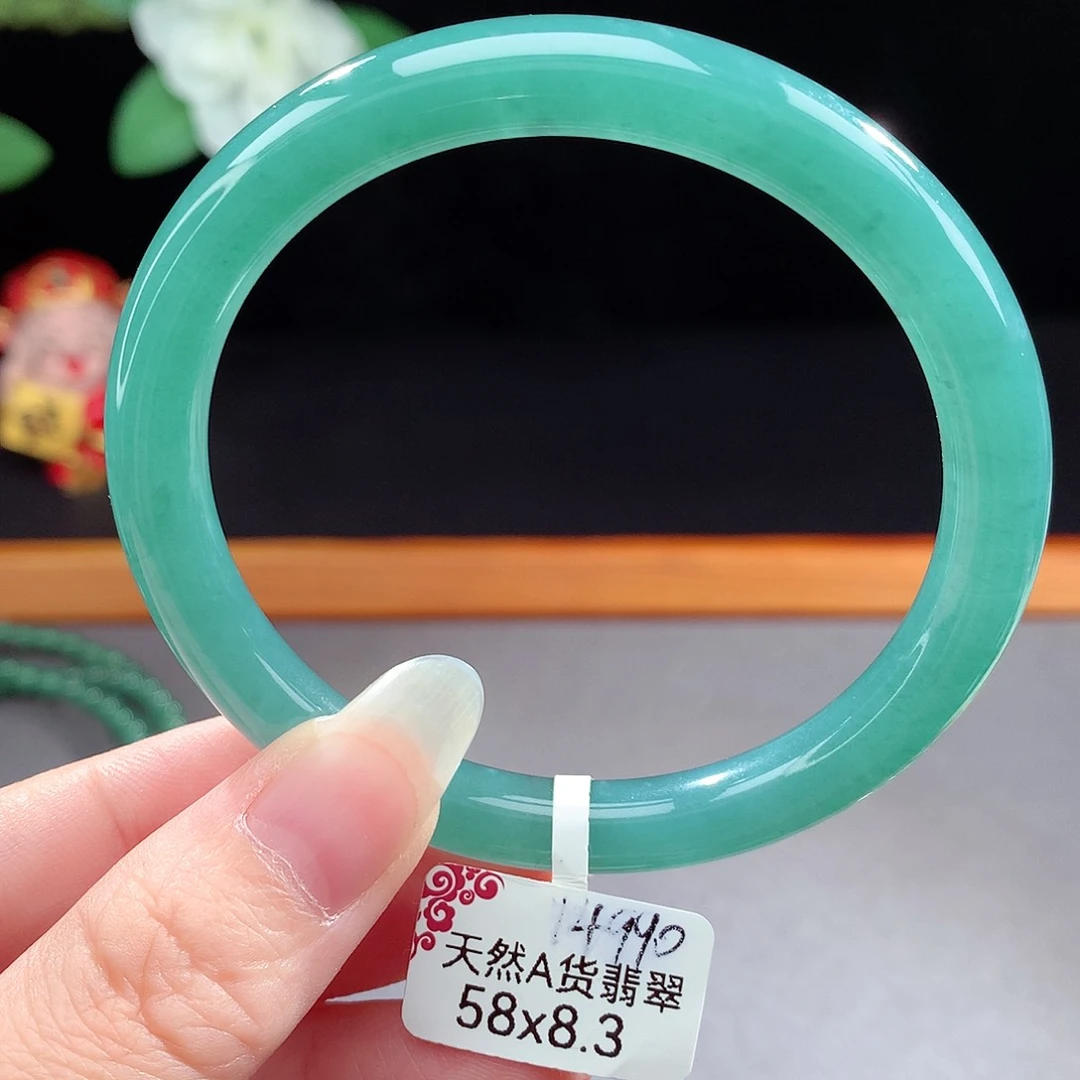 未镶嵌手镯（圆镯）翡翠