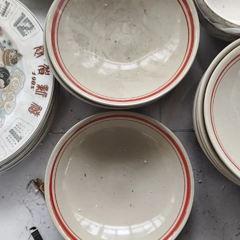 瓷片瓷器，各种摆件，瓷片，口径20cm。