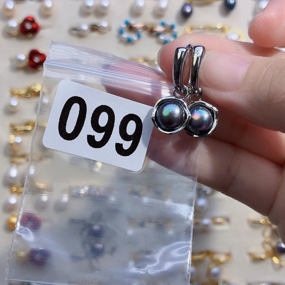 金***哥合金淡水珍珠耳饰