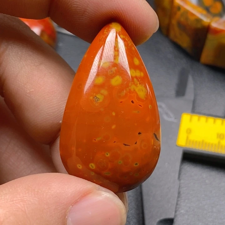 玛瑙/玉髓颈饰未镶嵌人*