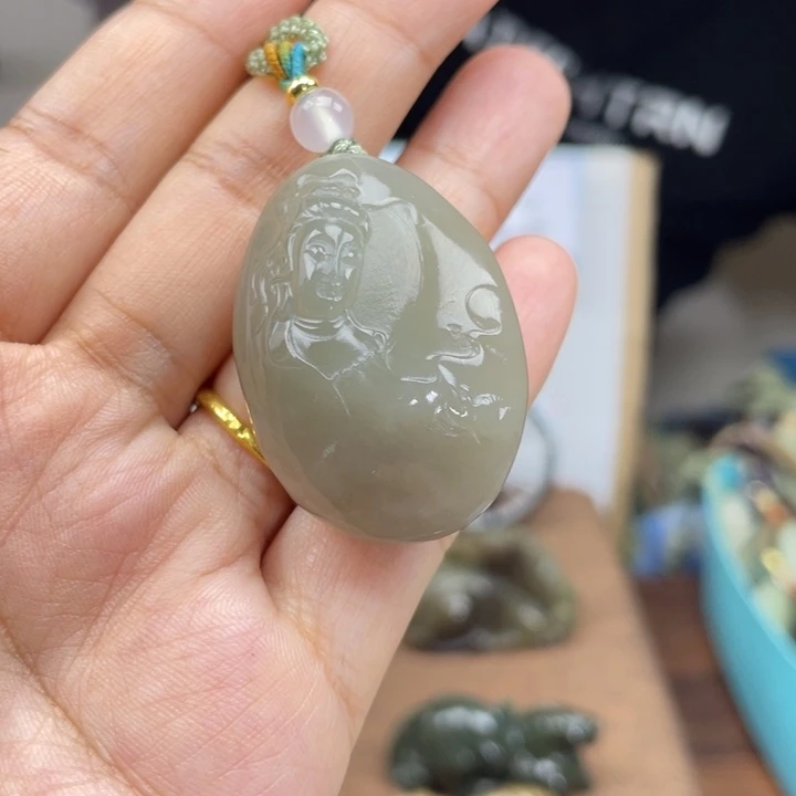 和田玉未镶嵌颈饰