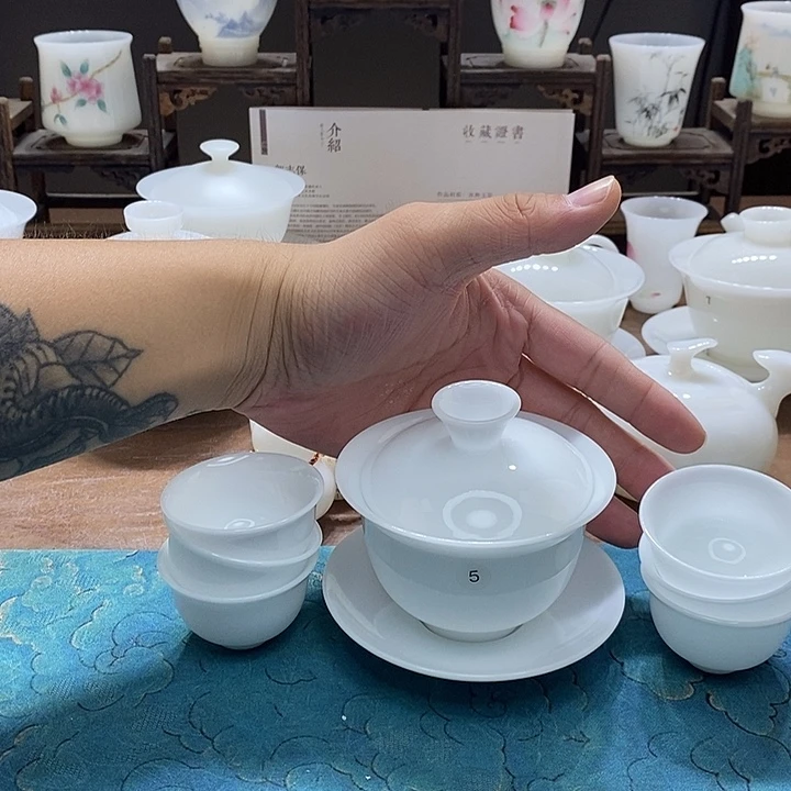 瓷片一共发8个杯子