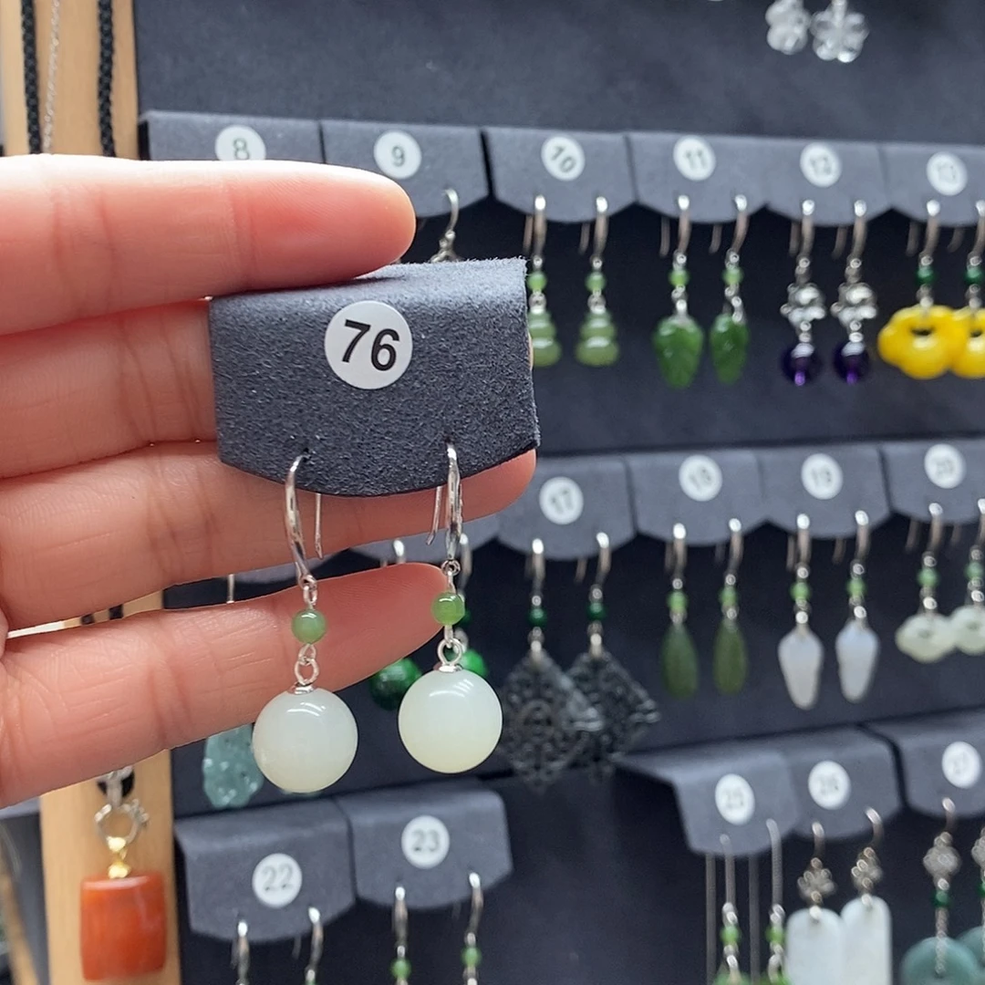 用***4和田玉银S925镶嵌耳饰