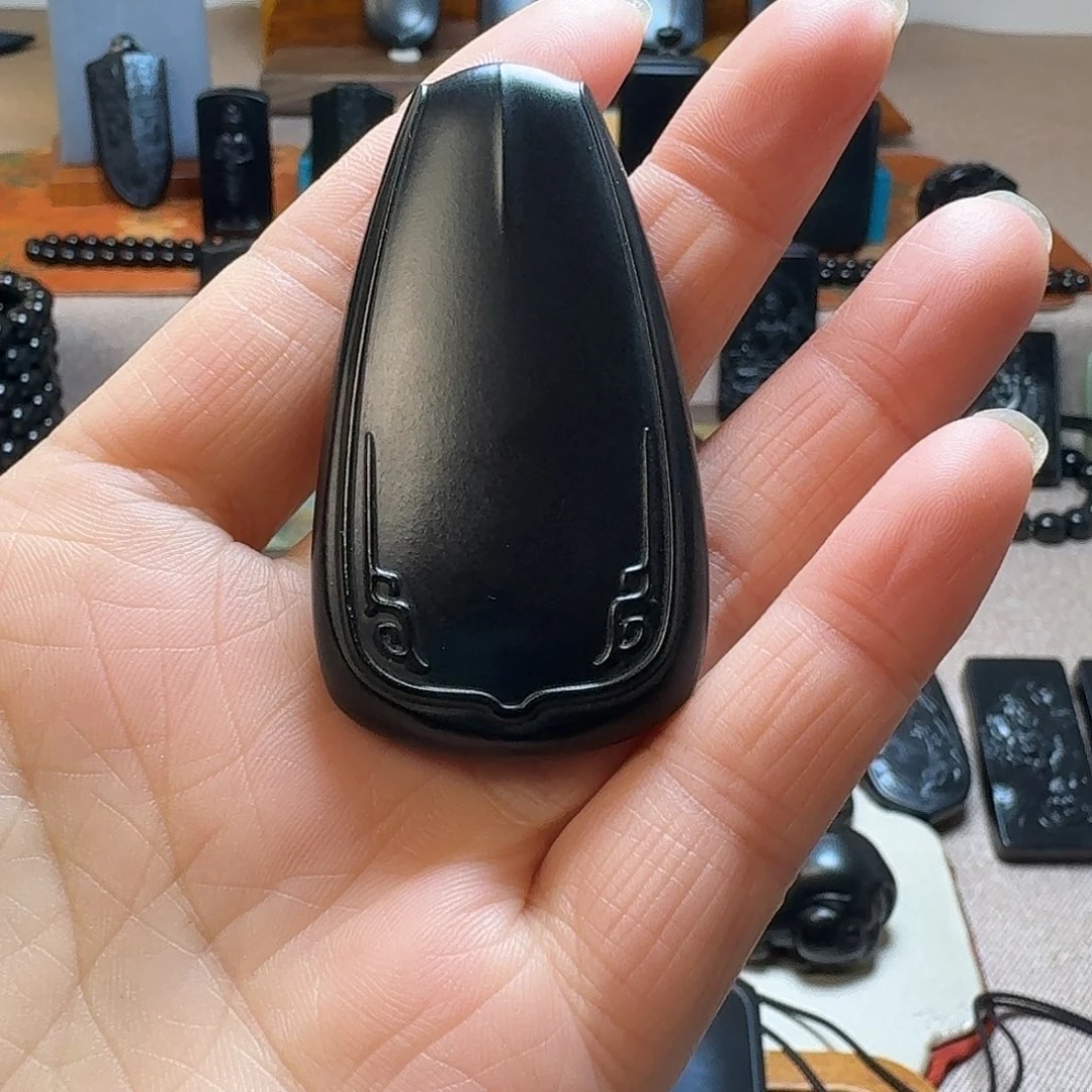 航***艇和田玉未镶嵌颈饰