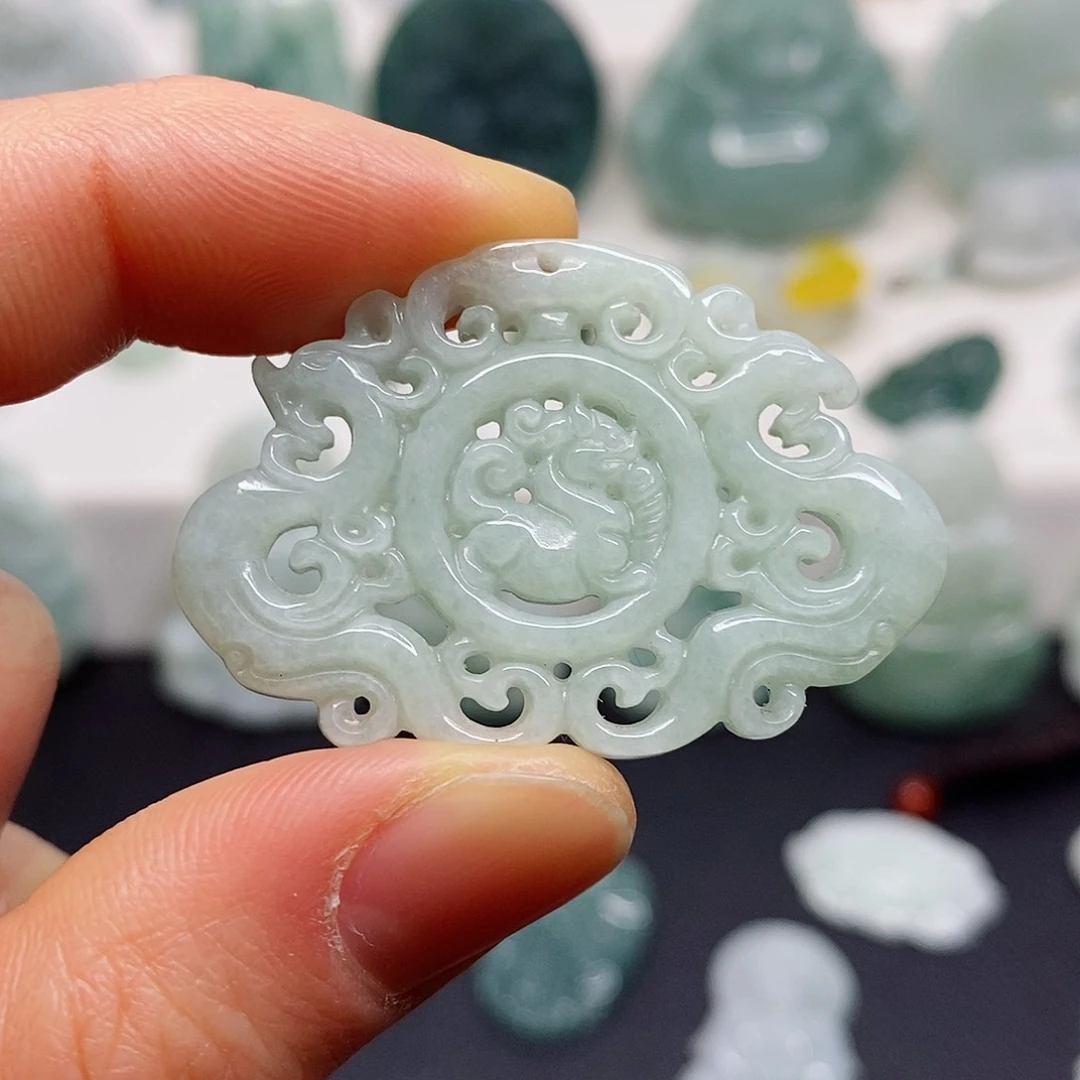 翡翠颈饰未镶嵌吊坠