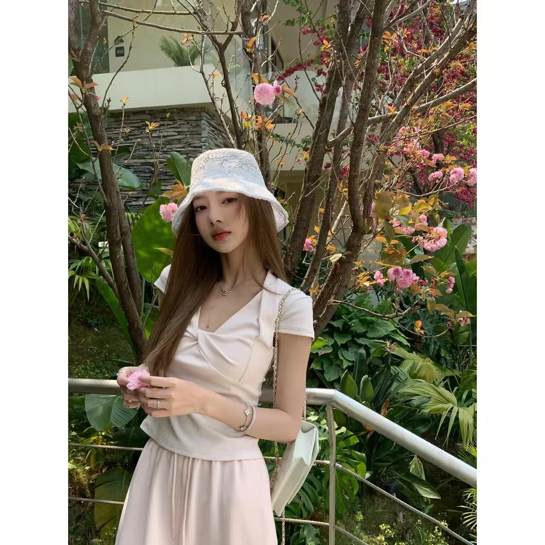 【盒子专享】初恋秀智  设计感拧结包肩显瘦V领小上衣