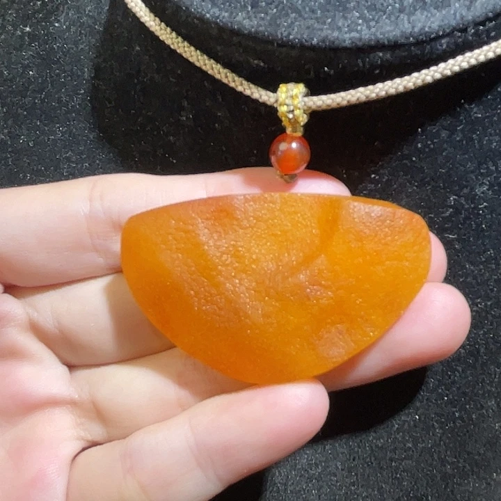 琥珀未镶嵌珠宝奇石吊坠