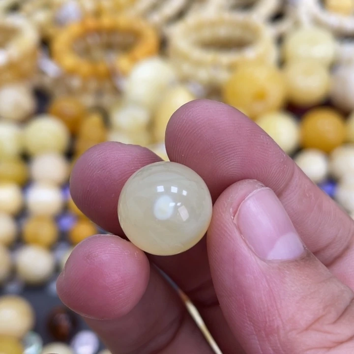 裸石蜜蜡未镶嵌14.4mm瑕疵特色荧光