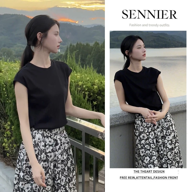 今年流行穿搭2025夏季新款简约百搭圆领无袖上衣碎花半身裙两件套