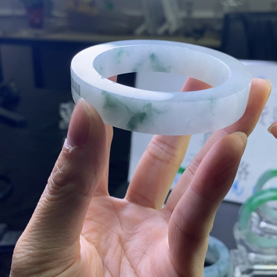 ****.定制翡翠未镶嵌手镯发一个