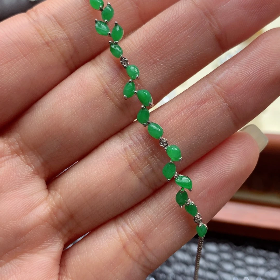 翡翠颈饰18K金镶嵌?**?翡翠