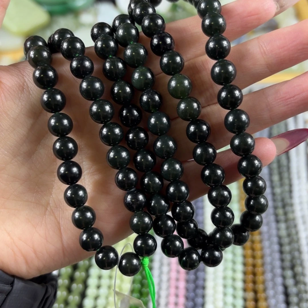 和田玉颈饰未镶嵌言*