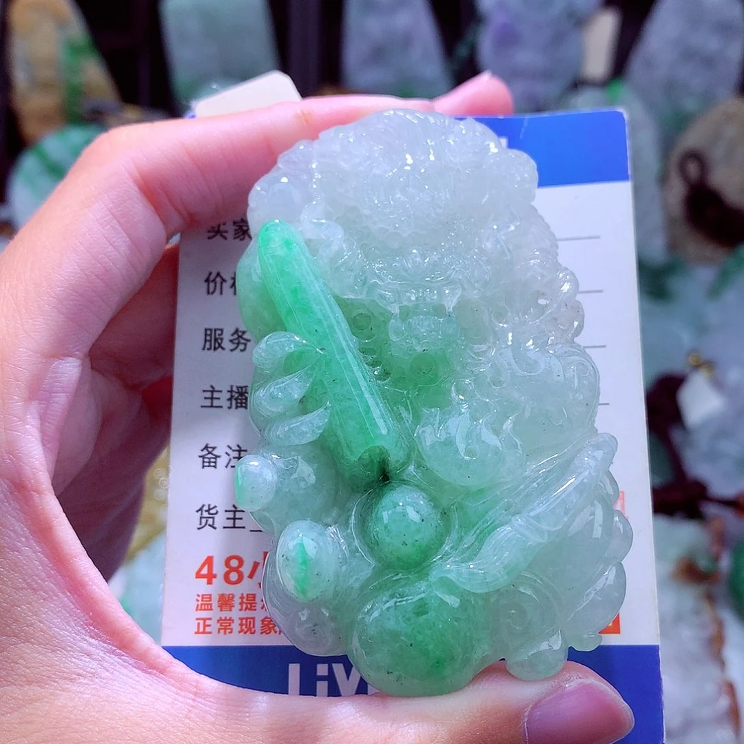 颈饰未镶嵌翡翠天然