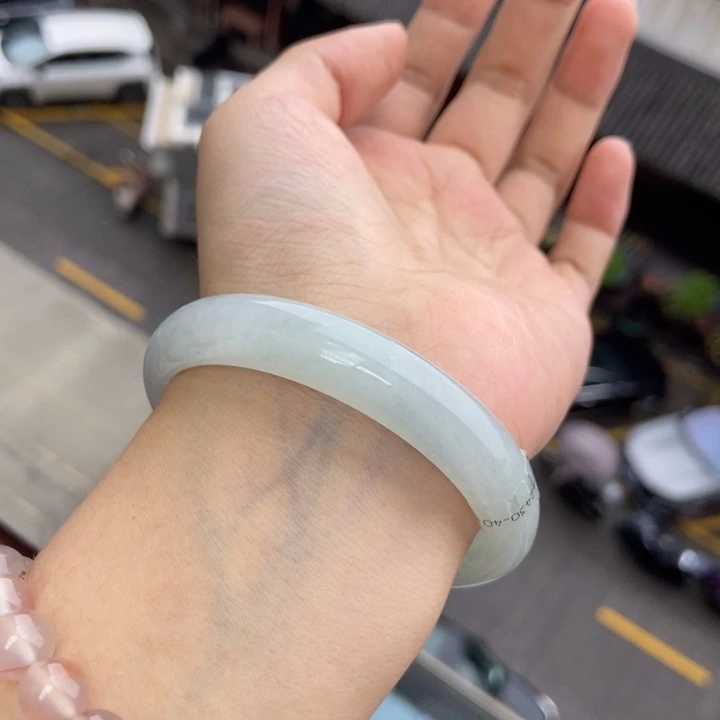 翡翠手镯未镶嵌58圈口
