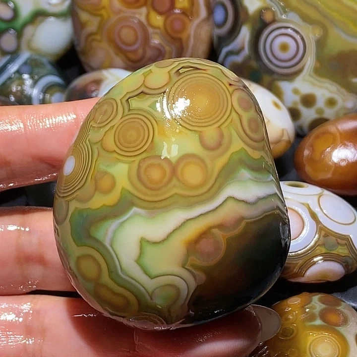 玛瑙/玉髓未镶嵌珠宝奇石