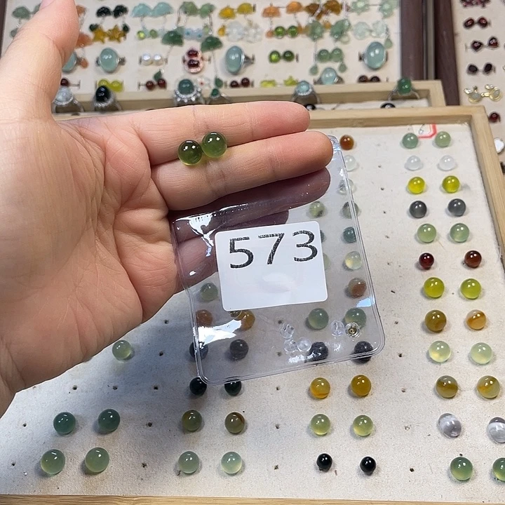 蛇纹石玉合金耳钉