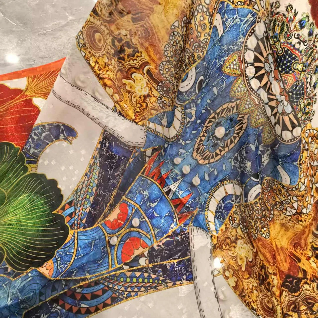 J008【纹绣幻彩】70*70夏季桑蚕丝新中式2025新款剪花丝巾