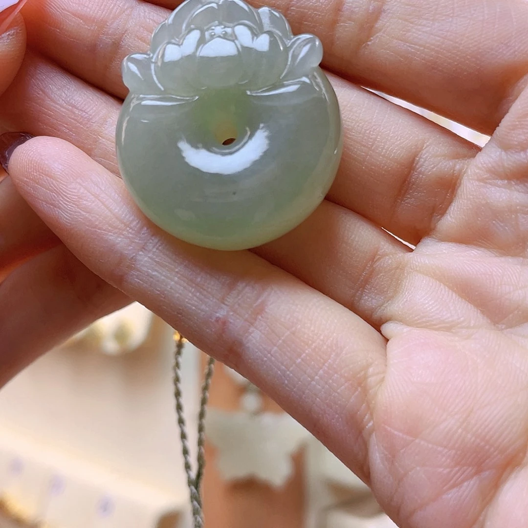 和田玉吊坠(赠链)未镶嵌星*！