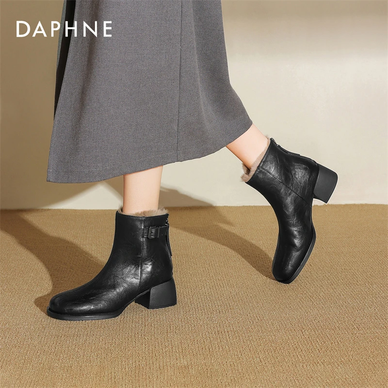 达芙妮2024女式时尚百搭方头秋冬季保暖英伦风后拉链圆头时装靴