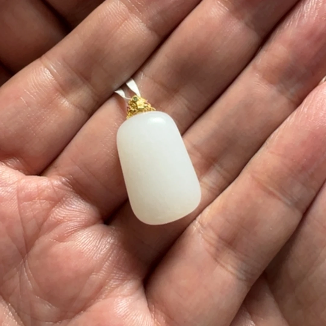 【闪购商品】颈饰18K金镶嵌和田玉