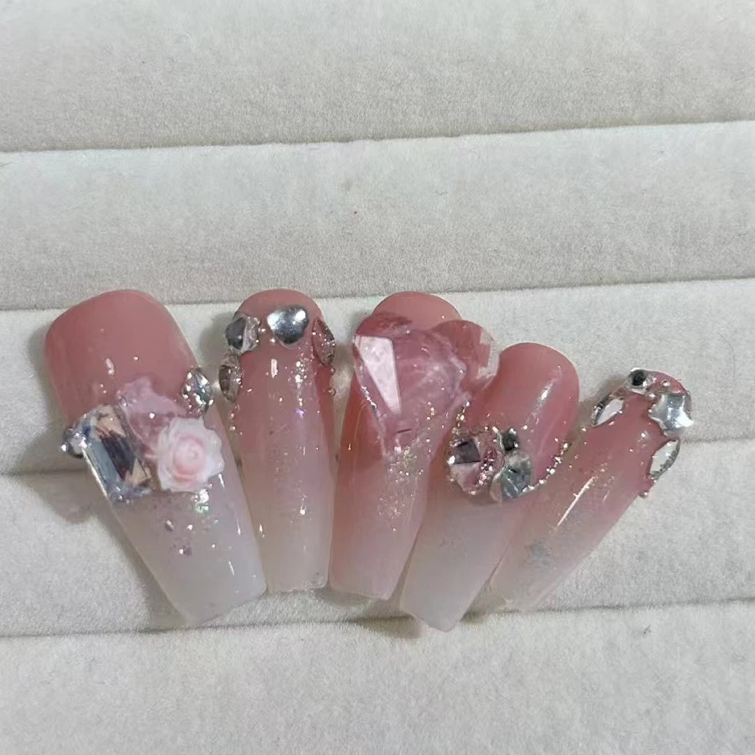 春暖花开纯手工穿戴甲
