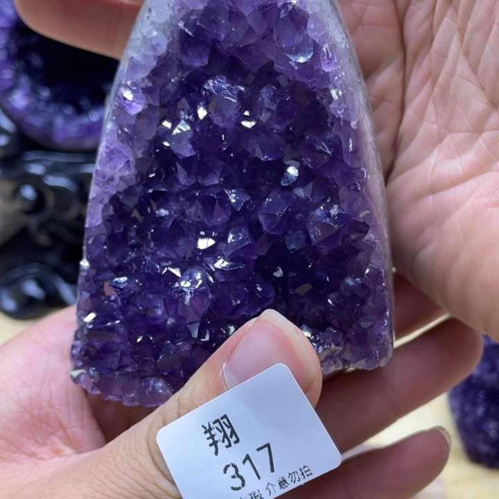 未镶嵌水晶大型摆件（非配饰）