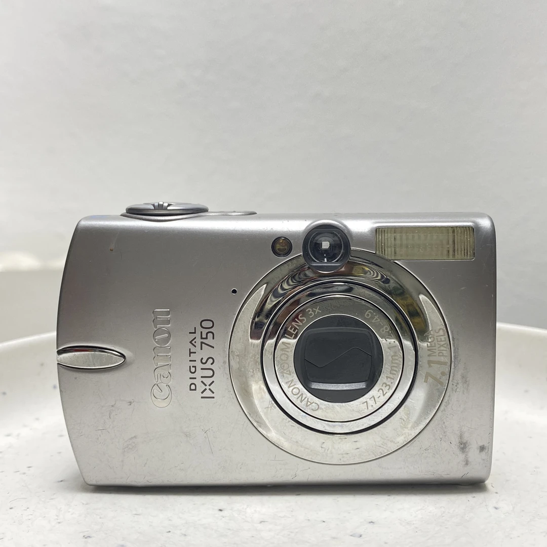 9新 Canon/佳能 佳能ixus750 700万像素3倍变焦数码ccd