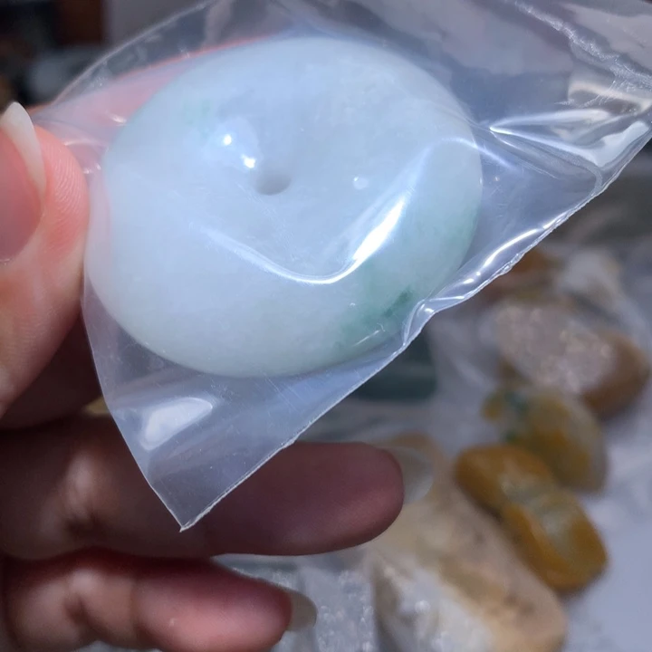 翡翠未镶嵌颈饰保真天然A货翡翠