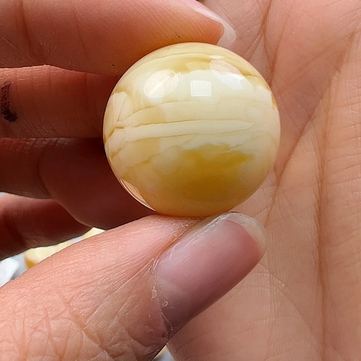 蜜蜡未镶嵌珠宝奇石